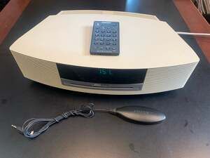 Bose Wave Music System AWRCC2 Platinum White with Remote and TV On/off sensor